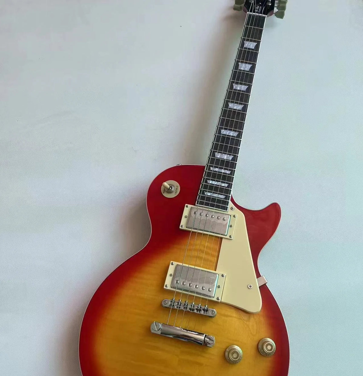 Guitarra Eléctrica Sólida Estándar