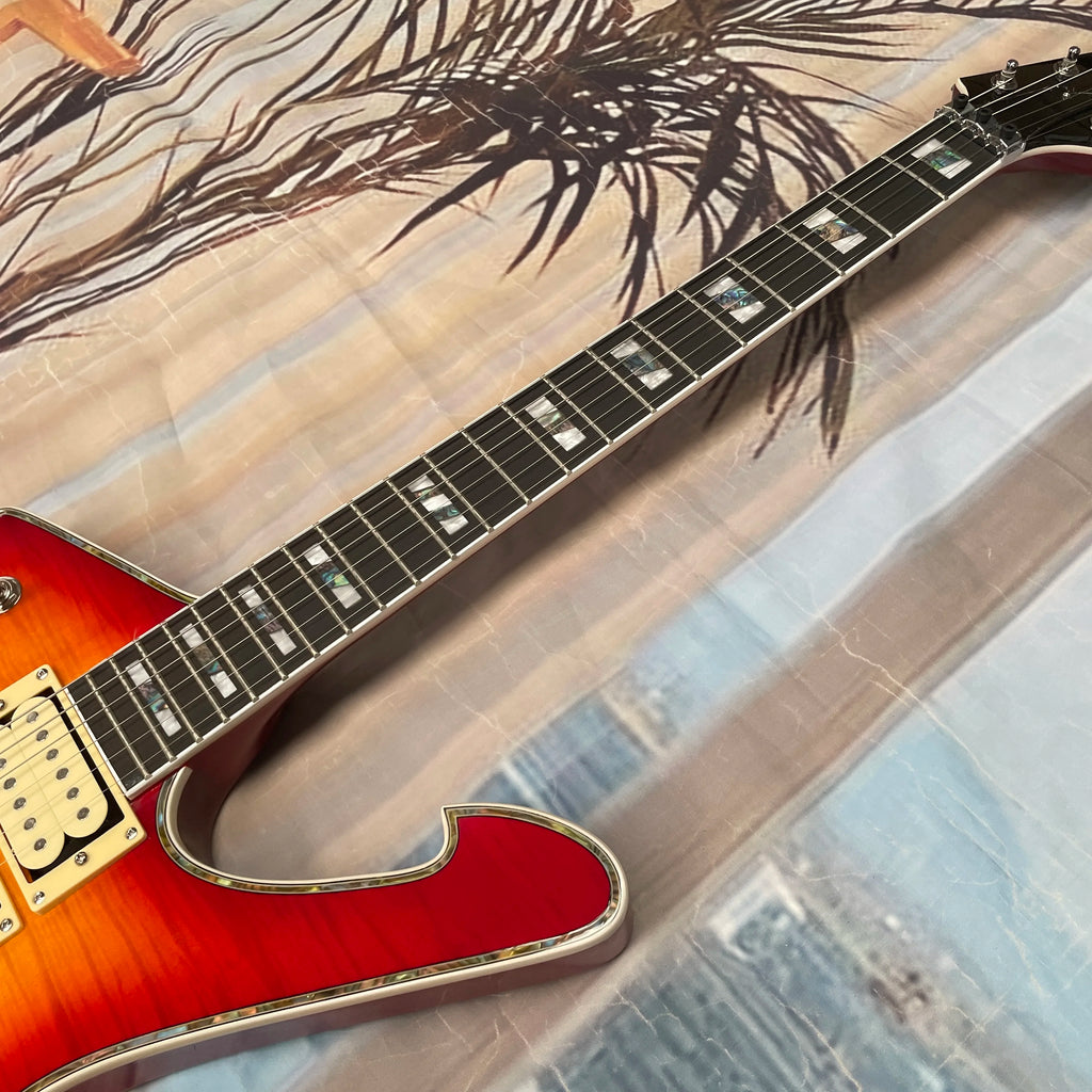 Guitarra eléctrica de 6 cuerdas con tapa de arce tigrado efecto sunset, sistema de trémolo, pastillas HHH, guitarra eléctrica de rock metálico.