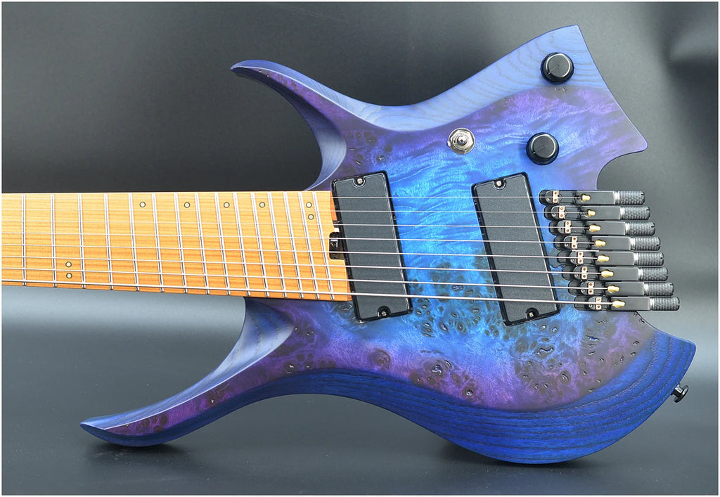 Guitarra NK 2026 con trastes en forma de abanico, 8 cuerdas, cuello con unión en forma de cuña, guitarra eléctrica sin cabeza, color morado y azul, cuello de arce.