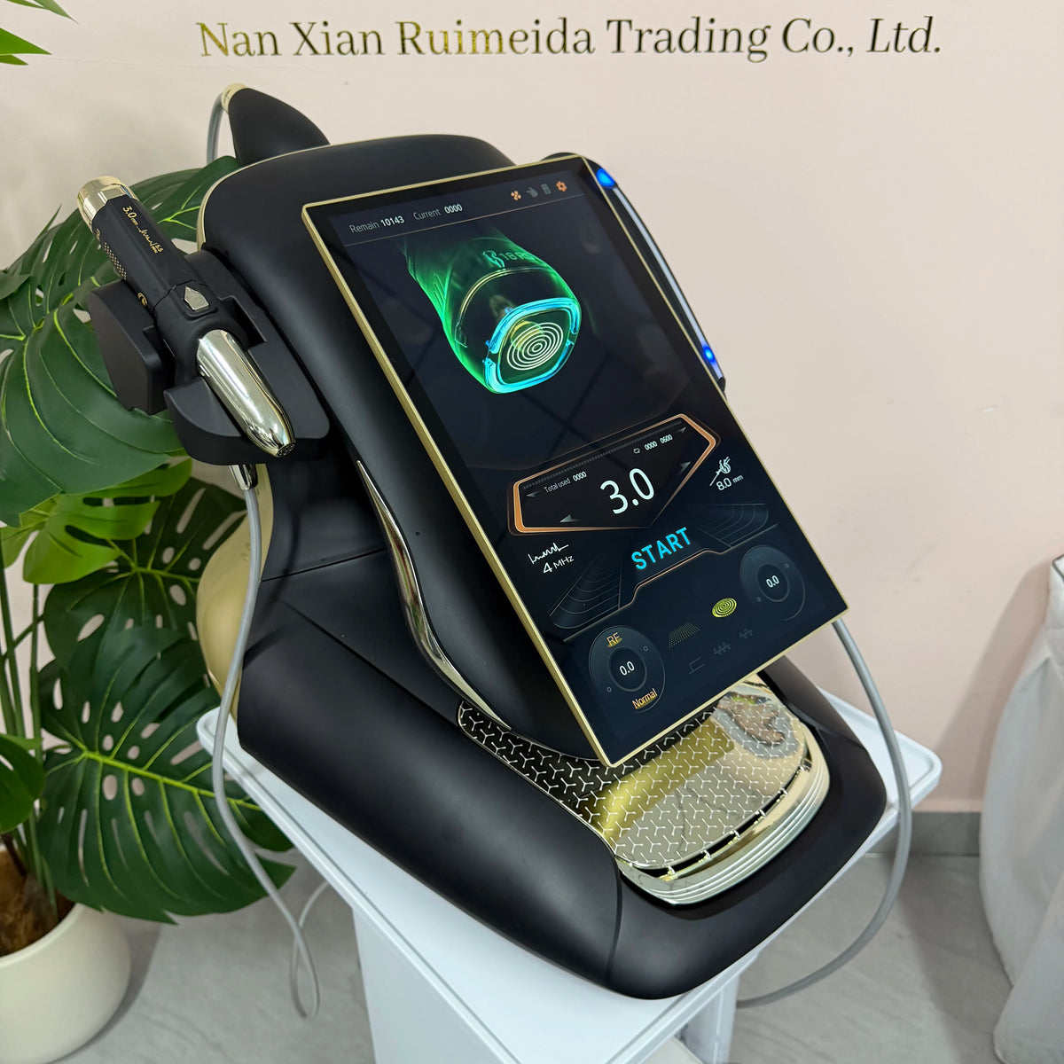La nueva máquina 360MAX 25D HiFU, con tecnología 3 en 1, para el adelgazamiento facial no invasivo, el tratamiento antiedad y el reafirmamiento corporal.