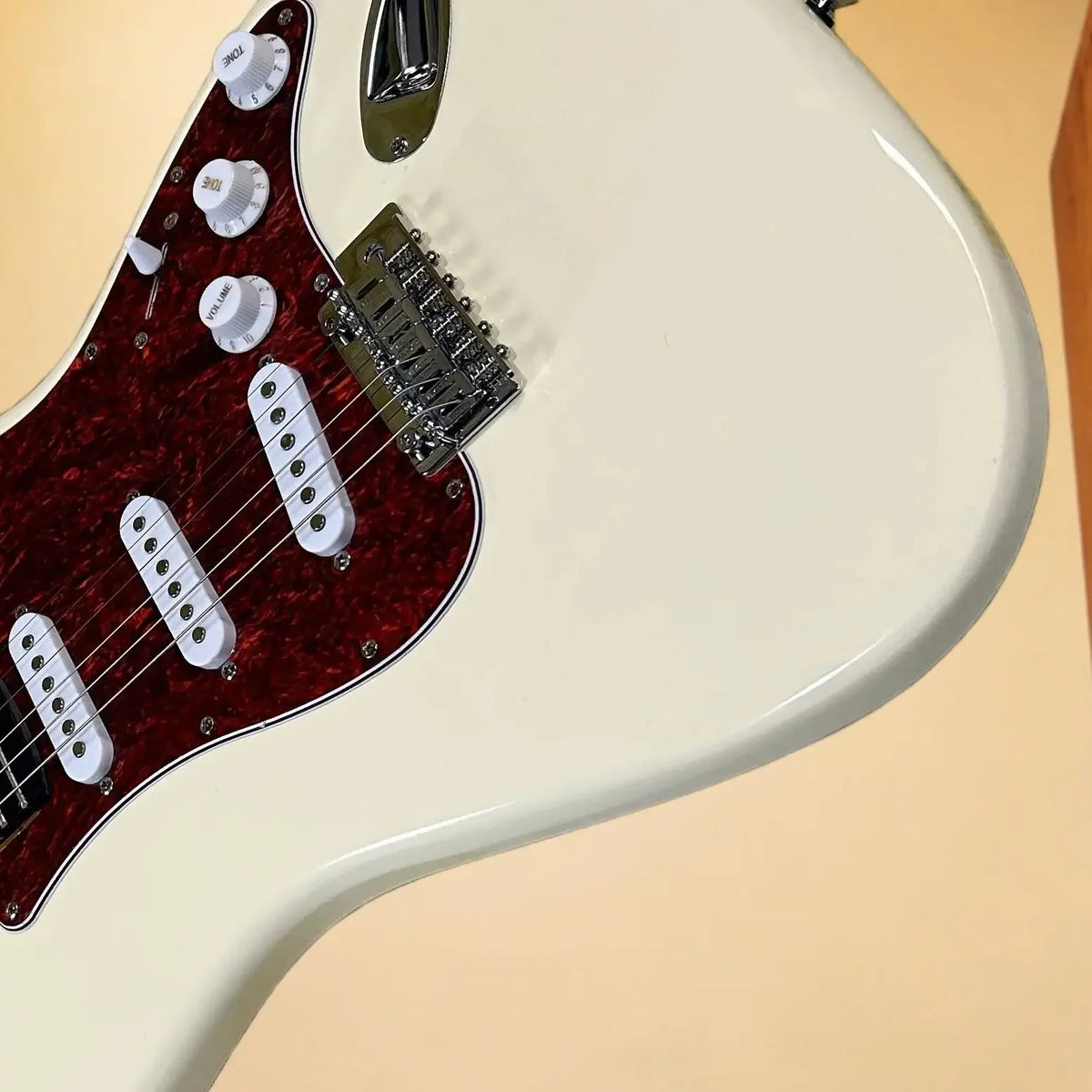 Guitarras, color crema amarillento, diapasón de palisandro, protector de cuero de tortuga rojo, cuerpo, 22 trastes.