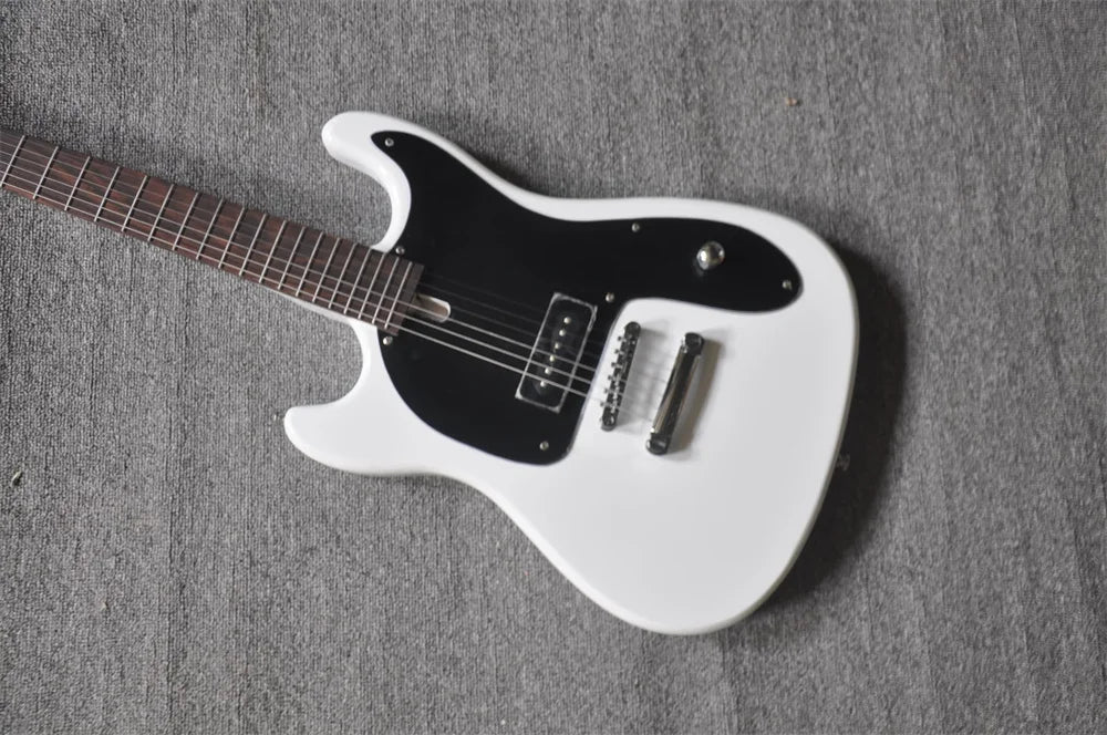 Guitarra Eléctrica de 6 Cuerdas con Cuerpo Blanco, Diapasón de Palisandro, Herrajes Cromados y Servicio de Personalización
