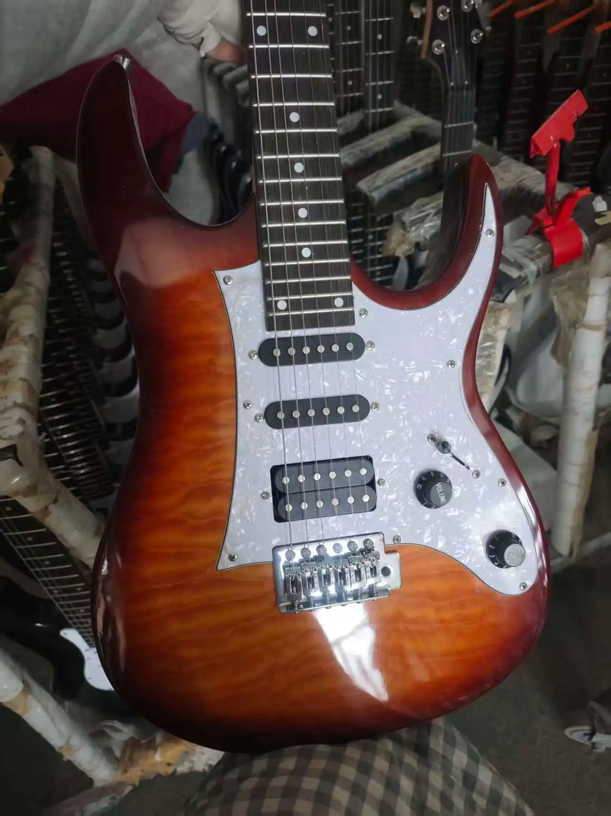 Guitarra eléctrica con 24 trastes, pastilla HSH, cuerpo de caoba, mástil de ébano, alta calidad, guitarra de 6 cuerdas