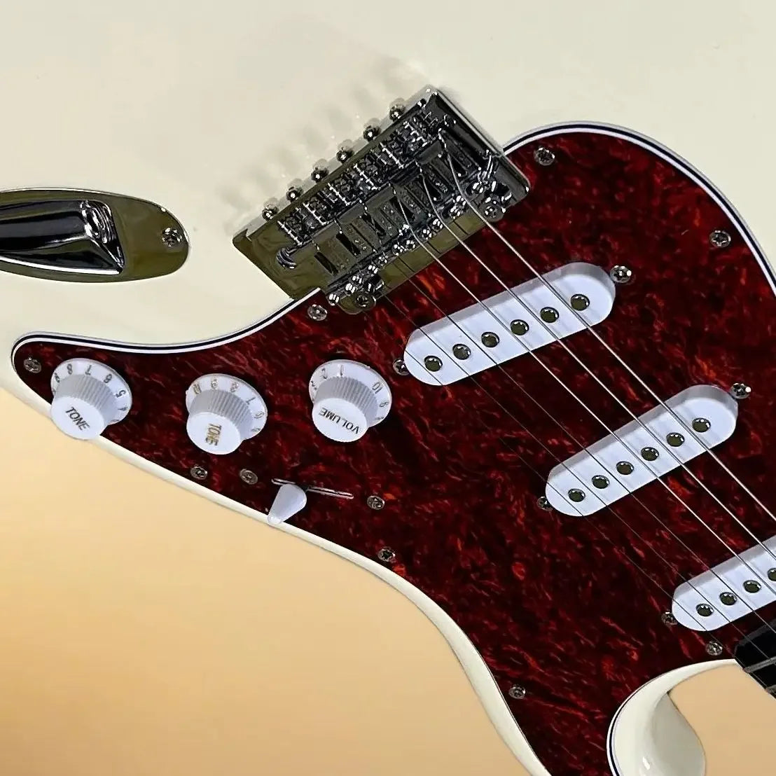 Guitarras, color crema amarillento, diapasón de palisandro, protector de cuero de tortuga rojo, cuerpo, 22 trastes.