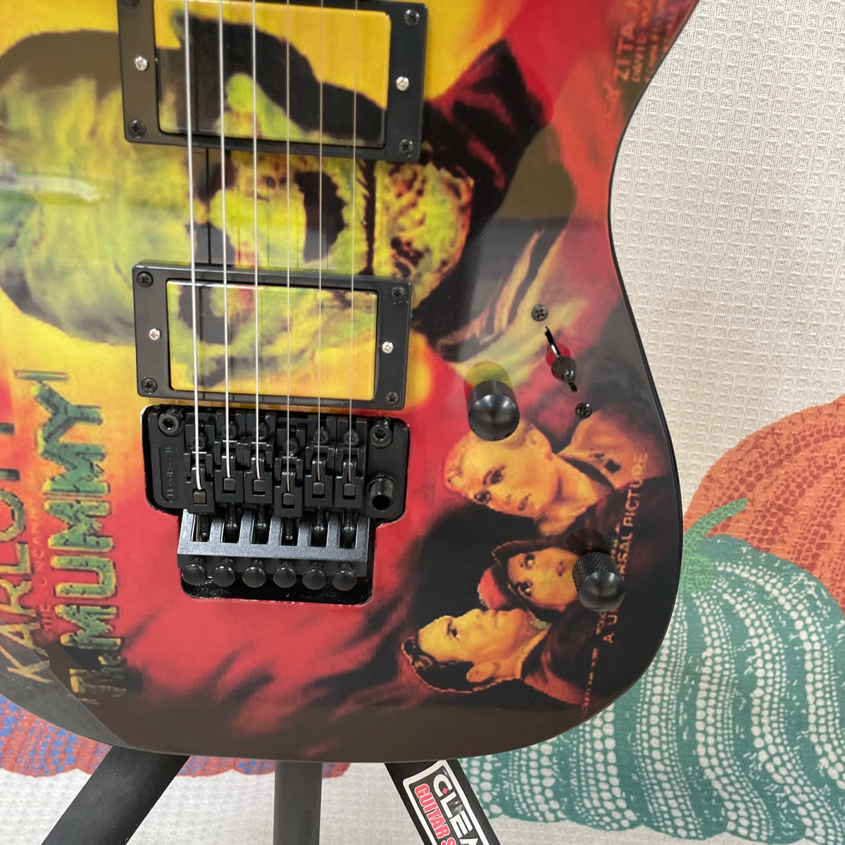 Guitarra eléctrica de 6 cuerdas con acabado artístico, pastillas HH, perillas de volumen dobles, guitarra eléctrica de alto rendimiento y coleccionable.