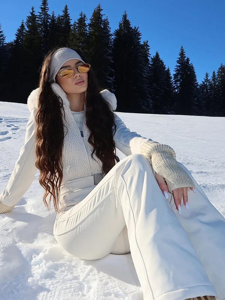 Mono de esquí con capucha blanco elegante para mujer con cinturón cálido a prueba de nieve ropa de nieve de una pieza deportes de invierno moda traje de nieve para mujer