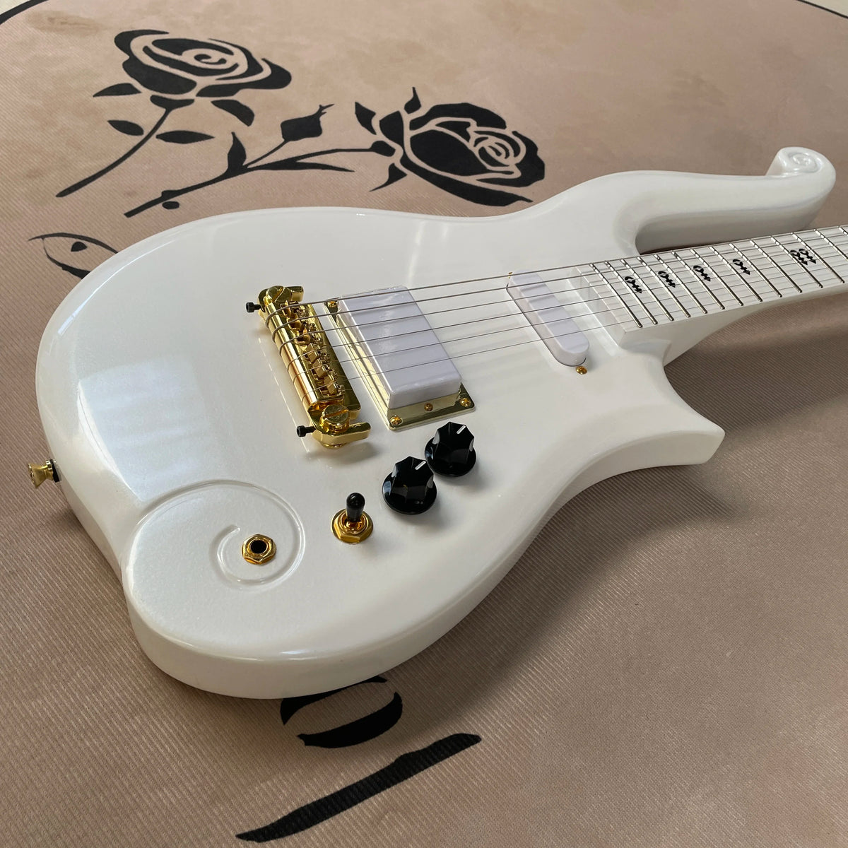 Guitarra eléctrica de 6 cuerdas guitarras blancas hardware dorado guitarra