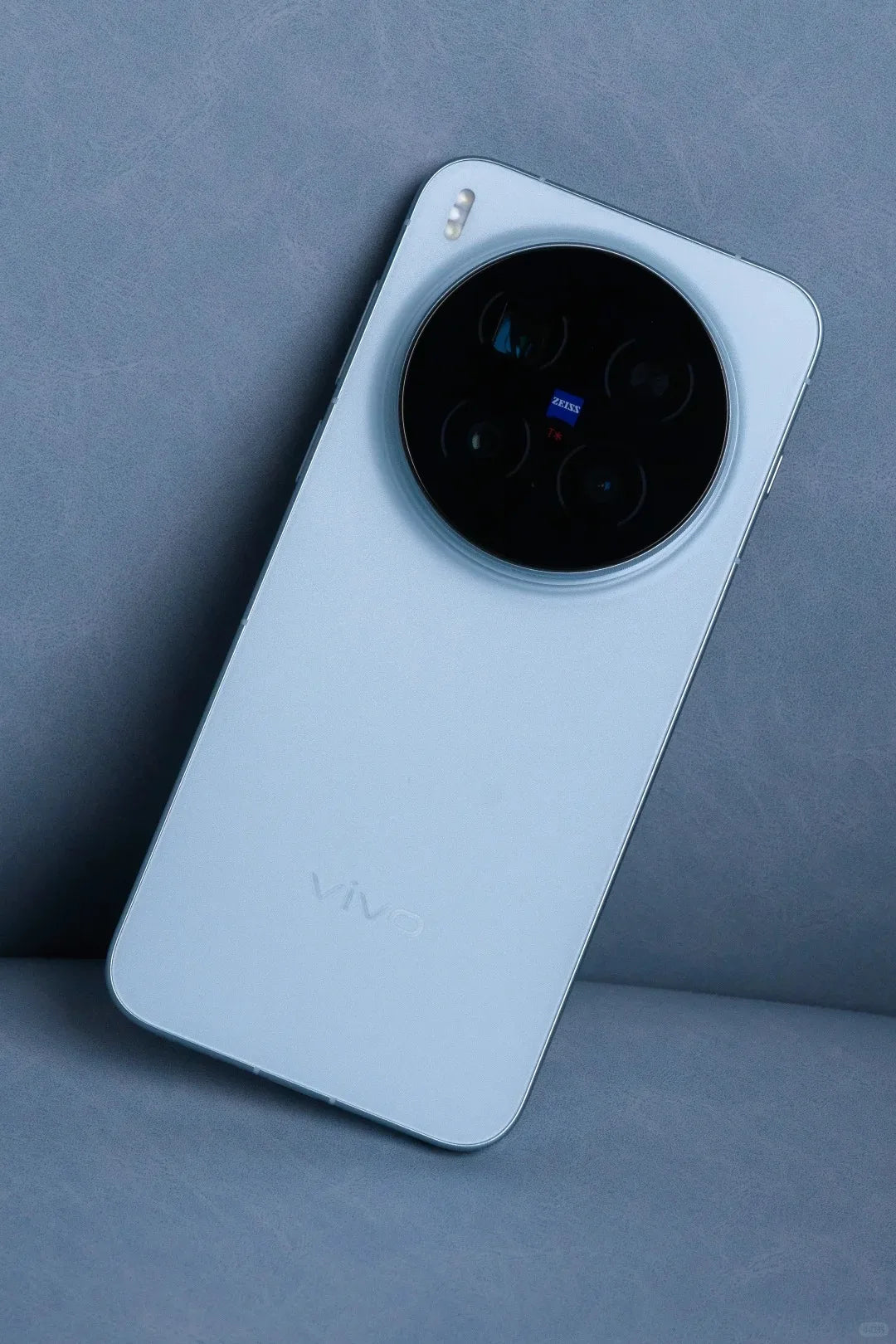 Vivo X300 Pro procesador Dimensity 9500/3nm, batería de 6510mAh, carga rápida de 90W, pantalla AMOLED de 6.78 pulgadas, teleobjetivo Zeiss de 200MP