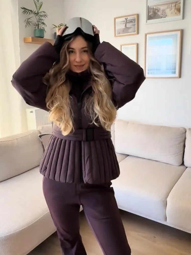 Mono de esquí con capucha blanco elegante para mujer con cinturón cálido a prueba de nieve ropa de nieve de una pieza deportes de invierno moda traje de nieve para mujer
