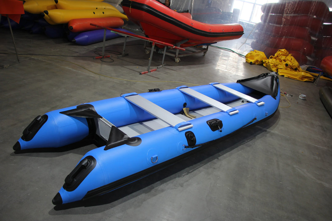 Canoa con Motor eléctrico de nuevo diseño, barco de esquí y Kayak, sentado en la parte superior para pescar y remo para aventuras al aire libre