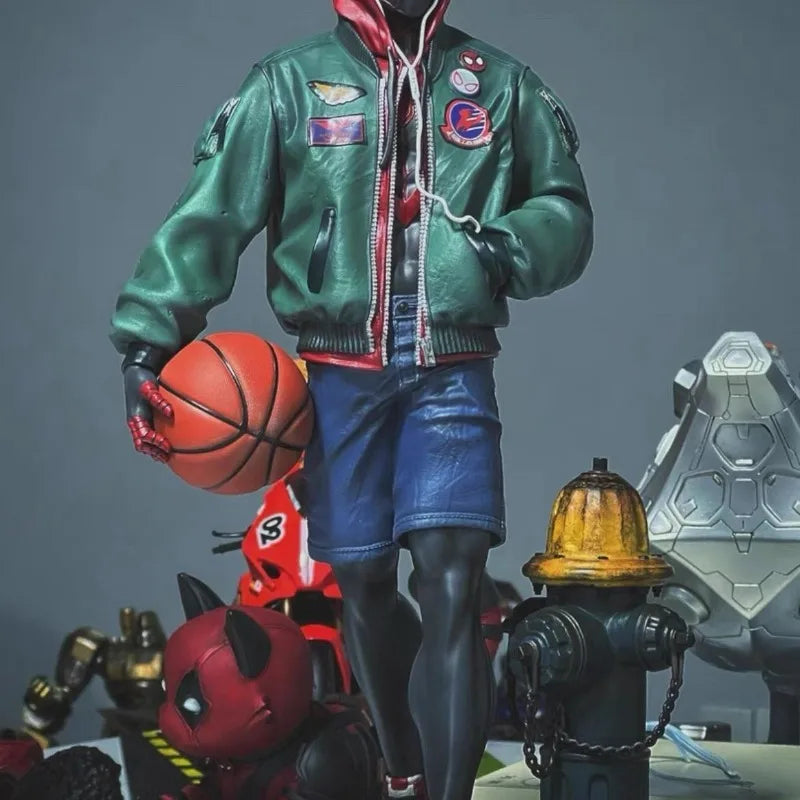 44cm The Avengers Figure Spider-Man：Into The Spider-Verse Anime Collection Model Resin Model Desktop Ornaments Children Toys