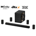 Barra de sonido negra con subwoofer inalámbrico y cuatro satélites, conjunto Dolby Atmos.