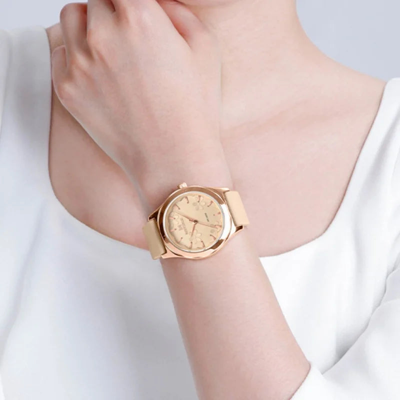 Relojes de moda sencillos para mujer NAVIFORCE, reloj de cuarzo resistente al agua con correa de silicona suave, diseño exquisito y único, caja de regalo.