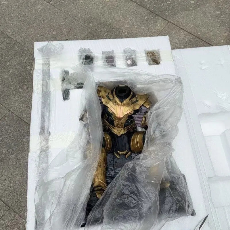 1/4 Figura de Los Vengadores Thanos en postura sentada, modelo de anime de resina con succión magnética, adorno de escritorio, decoraciones, juguetes para niños