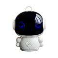 Robot infantil blanco y negro con ojos LED azules y botón en la barriga