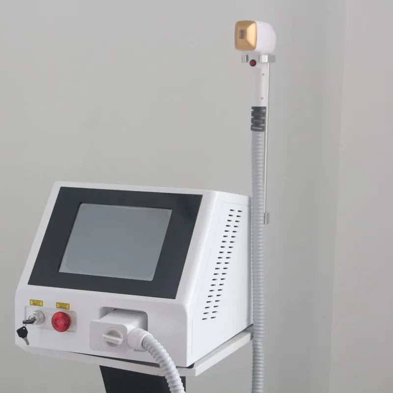 Dispositivo portátil de depilación láser con diodo de triple longitud de onda (755/808/1064 nm) y tecnología de enfriamiento por hielo. Depilación indolora. Certificación CE.