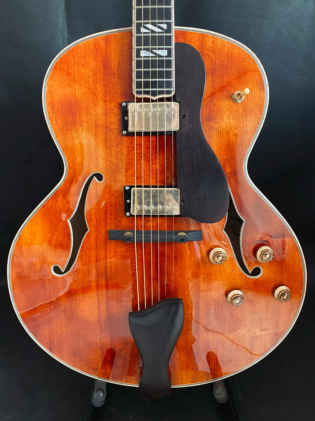 Guitarra Eléctrica de Cuerpo Hueco Hecha a Mano y Personalizable