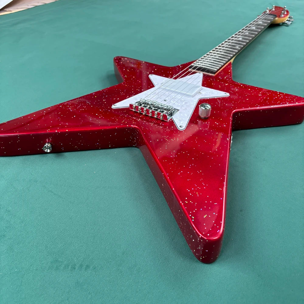 Nueva guitarra eléctrica de 6 cuerdas con cuerpo en forma de estrella, pickguard plateado y un diseño único.
