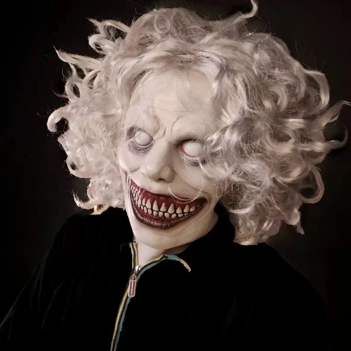 Máscara de capucha de diablo con ojos blancos y sonrisa de demonio, nueva máscara de látex de terror COS de Halloween