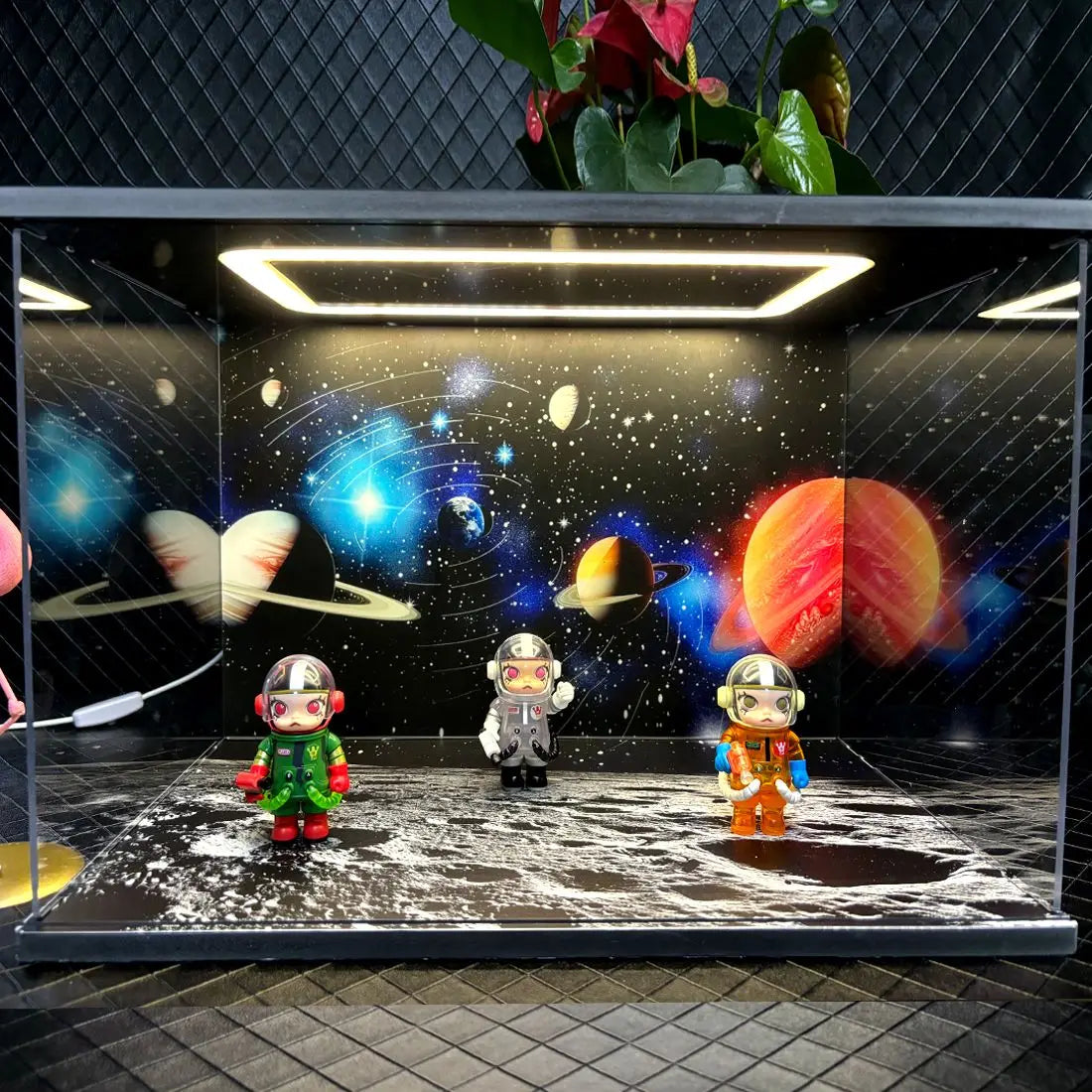 Vitrina expositora de acrílico transparente de 5 escenas para juguetes tipo "blind box" con luces LED cuadradas y puerta, armario para figuras de acción