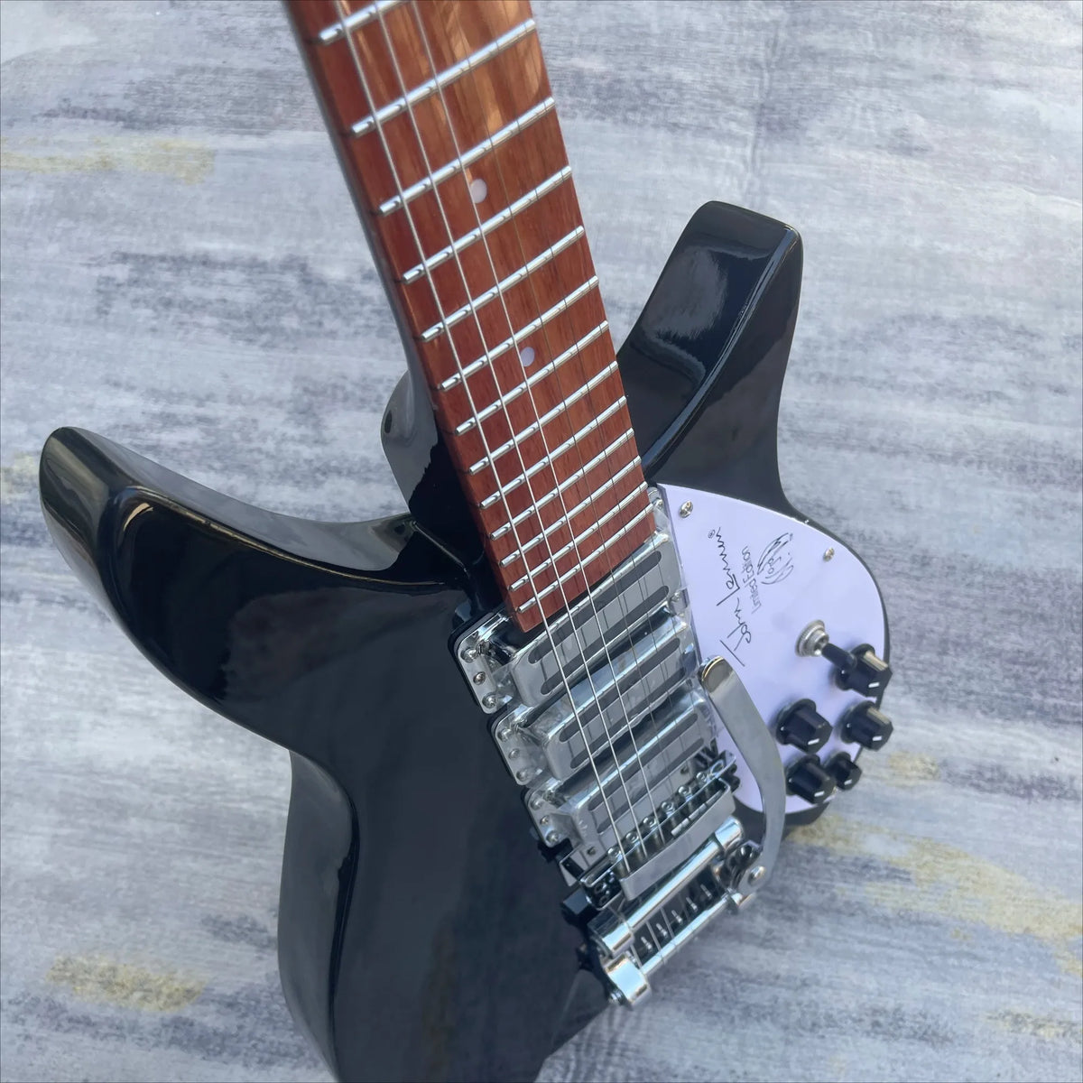 Oferta Especial Guitarra Eléctrica con Mástil de Palisandro HHH Negra 325 Pequeña Doble Tremolo Estilo Británico Unisex para Principiantes