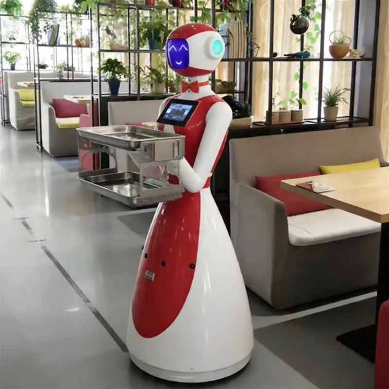 Robot camarero de reparto inclinado con bandeja metálica, cuerpo rojo y blanco, pantalla azul
