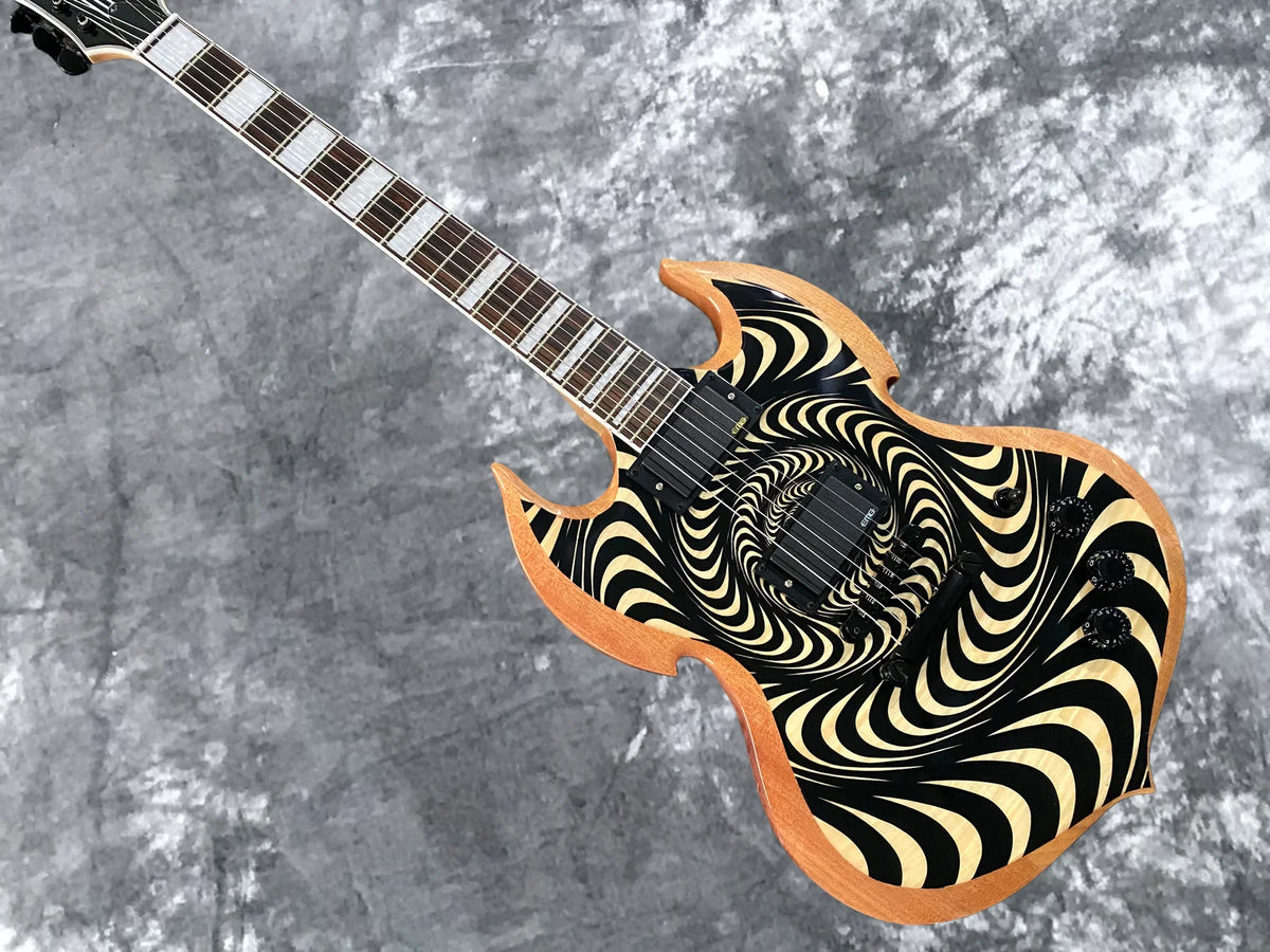 Nueva Guitarra Eléctrica Wylde Audio en Negro y Beige con Diseño Espiral Hipnótico, Acabado en Madera Natural, Dos Humbuckers EMG, Puente Fijo Negro