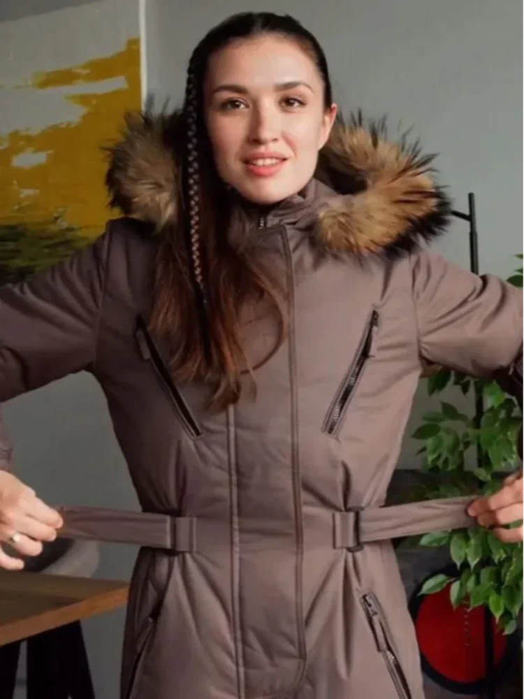 Traje de esquí con capucha y detalles de piel, cuello alto, resistente al viento, con cremallera y cinturón, mono de snowboard para mujer, ropa de esquí nueva para 2026.