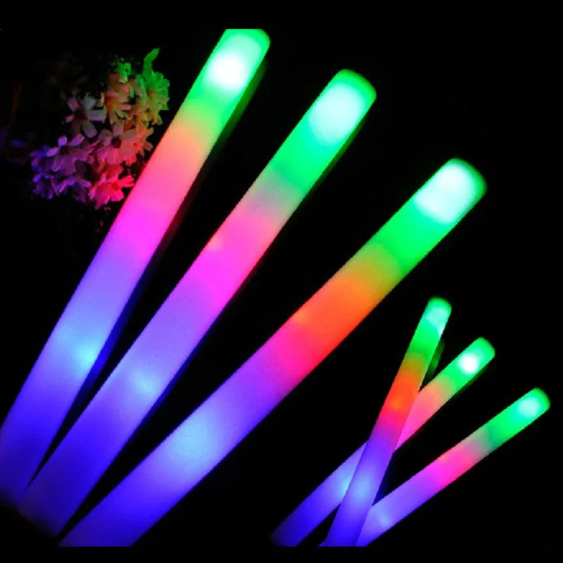Paquete a granel de 20/30/40/60/80/100/120 unidades de varillas de espuma luminosas LED RGB para fiestas, decoración de bodas con luces de colores en la oscuridad.