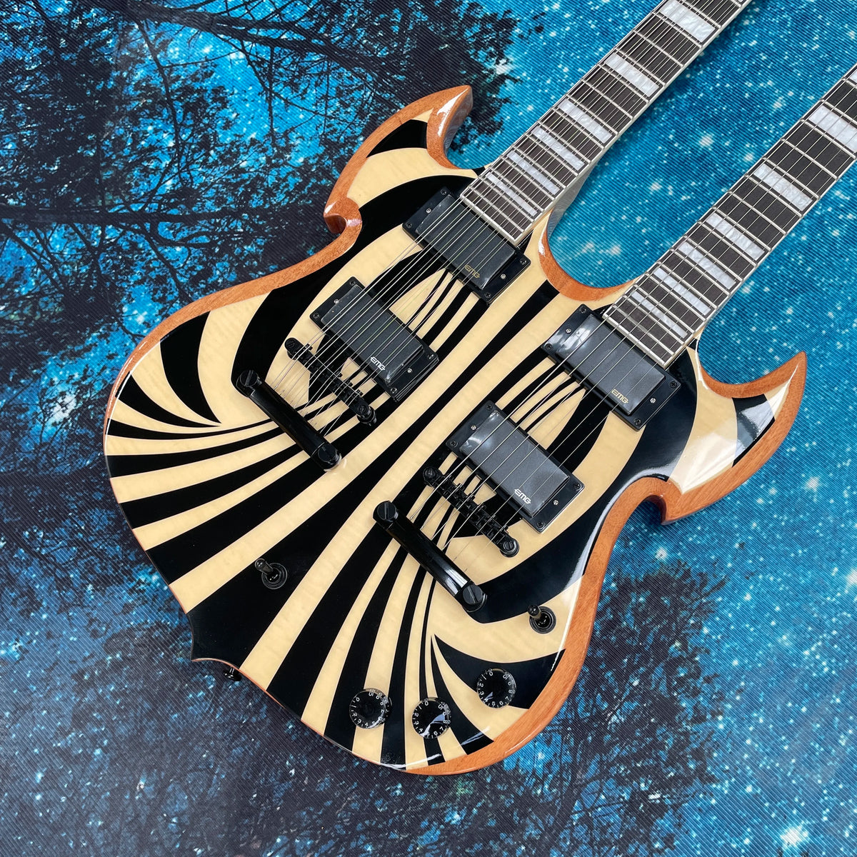 Guitarra eléctrica de doble cabezal 12+6, guitarra con diapasón cuadrado con incrustaciones de perlas, guitarra eléctrica de 22 trastes grandes.