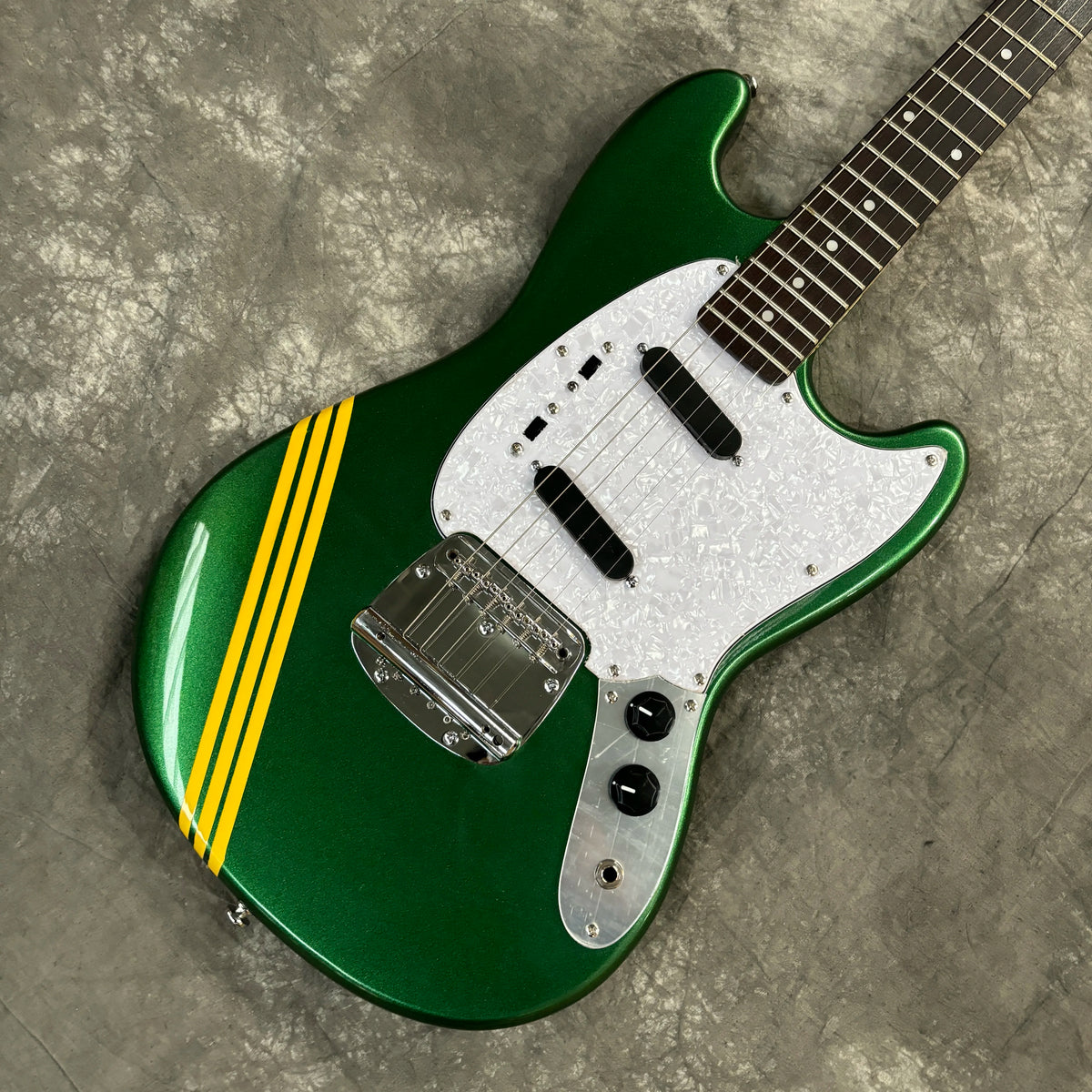 Guitarra Eléctrica Green Mustang con Mástil de Arce y Diapasón de Palisandro, Envío Rápido