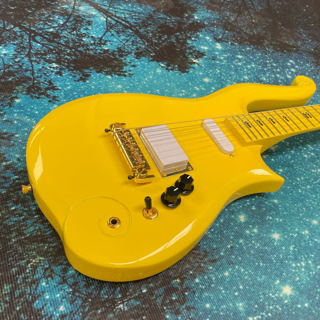 Guitarra eléctrica amarilla, diapasón de arce con incrustaciones de "símbolo de amor", guitarra eléctrica de bobina simple con doble pastilla.