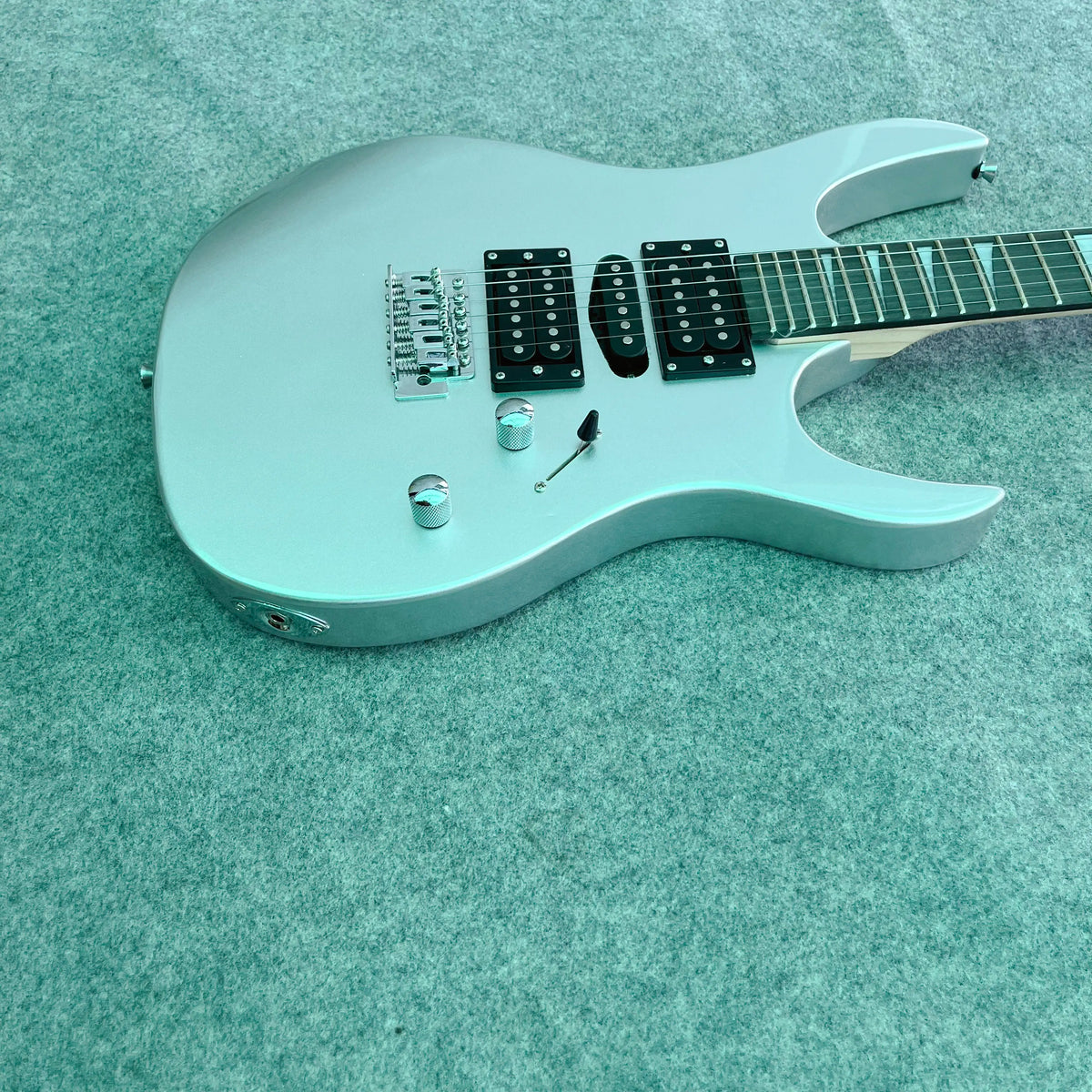 Nuevo Guitarra eléctrica plateada 170, guitarra de práctica para principiantes