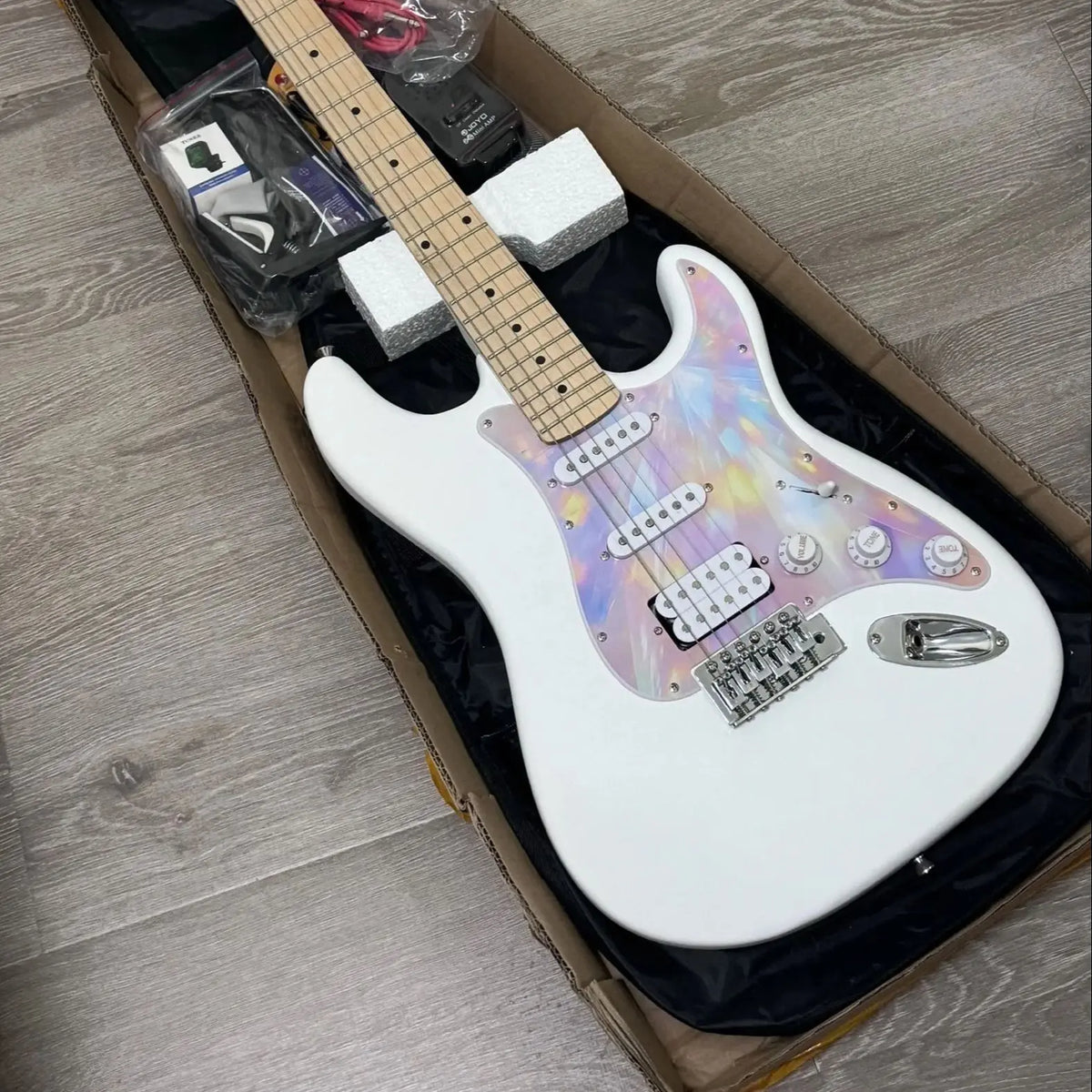 Guitarra Eléctrica de 6 Cuerdas con Pastillas SSS SSH 1V2T5W, 22 Trastes, Modelo ST para Principiantes