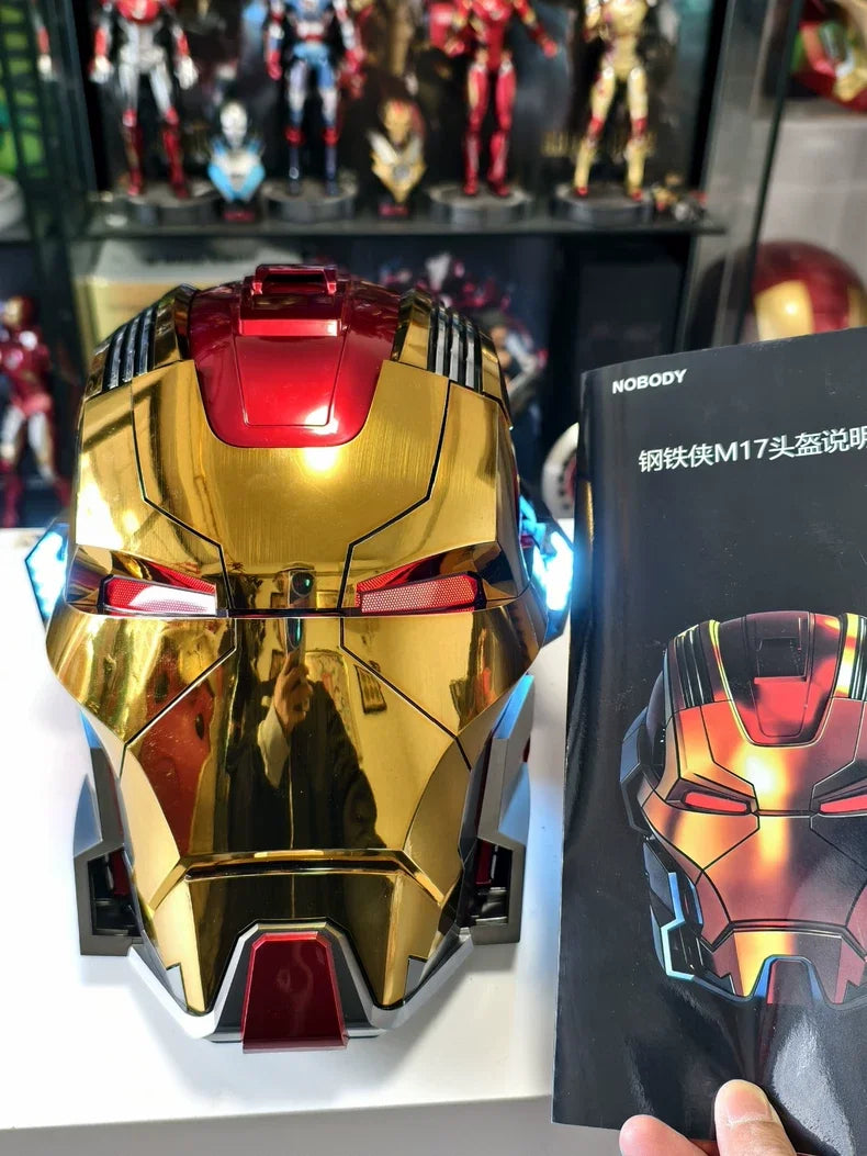 1/1 Casco de Iron Man, modelos Mk5, Mk50 y Mk17. Casco que se puede usar y transformar, con activación por voz de Jarvis y apertura y cierre eléctricos. Artículo de colección.