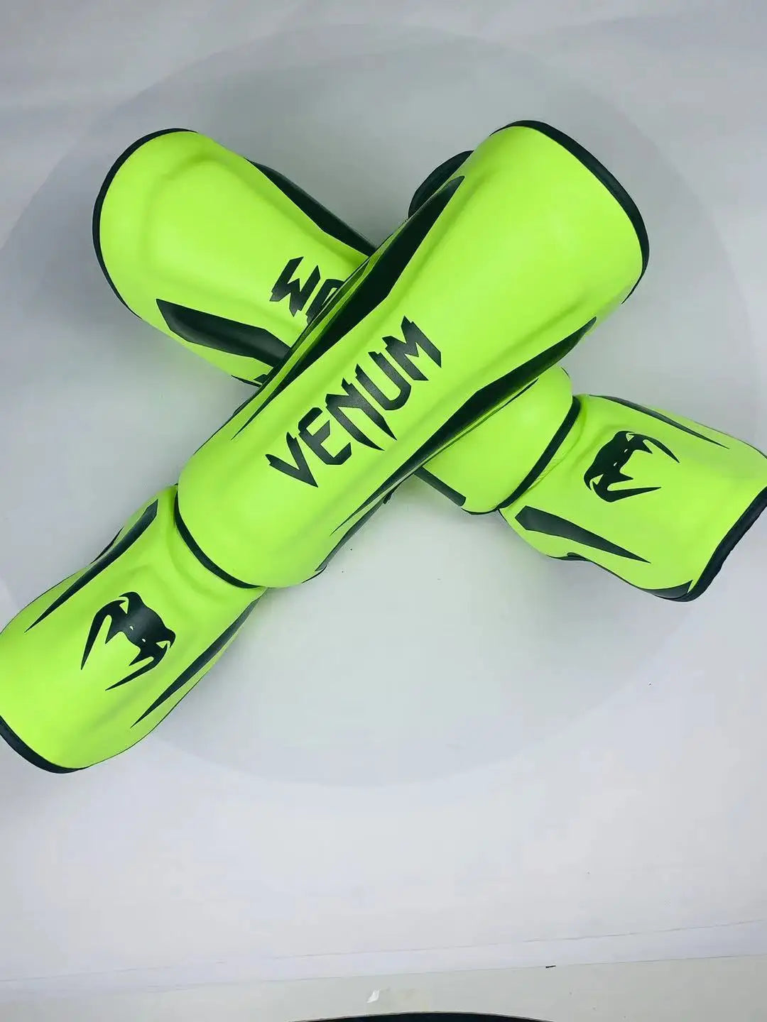 Protectores de Espinilleras Profesionales de Piel Sintética PU para Boxeo, Muay Thai y MMA, Calentadores de Piernas para Entrenamiento, Protectores Ligeros para Patadas