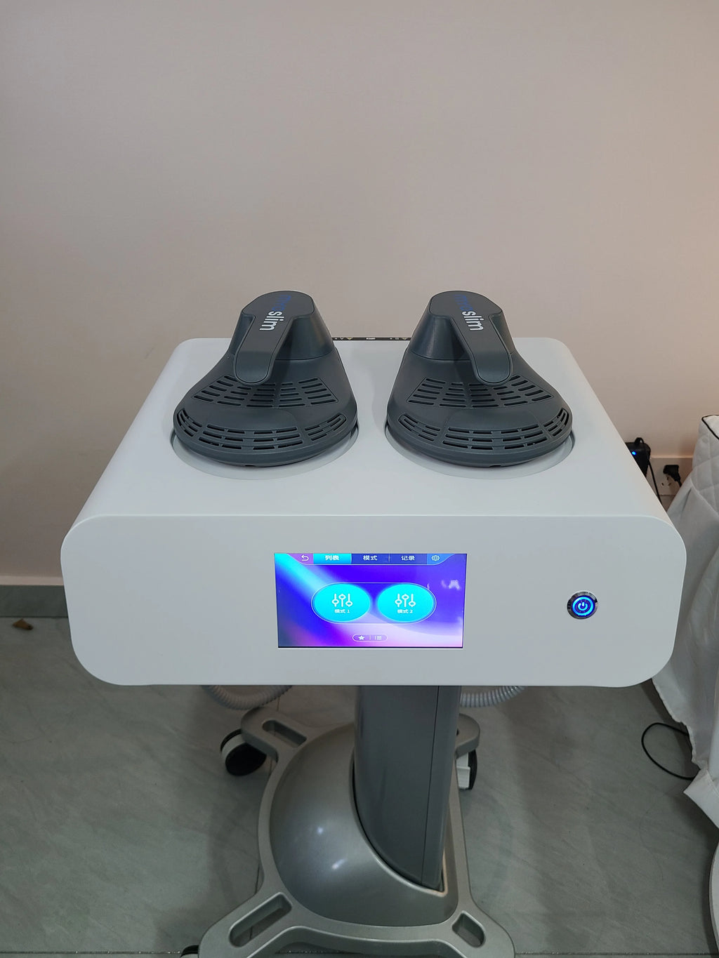 Máquina Portátil de Contorno Corporal por Radiofrecuencia Myoslim Electromagnetic Muscle Builder de 15 Tesla y 6500W para Adelgazar y Perder Peso