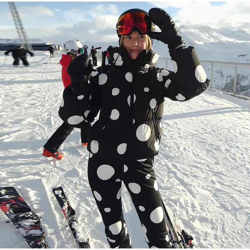 Traje de esquí de una pieza para mujer con capucha, cinturón, corte acampanado, puños elásticos, bolsillos con cremallera, resistente al agua, ropa de nieve.