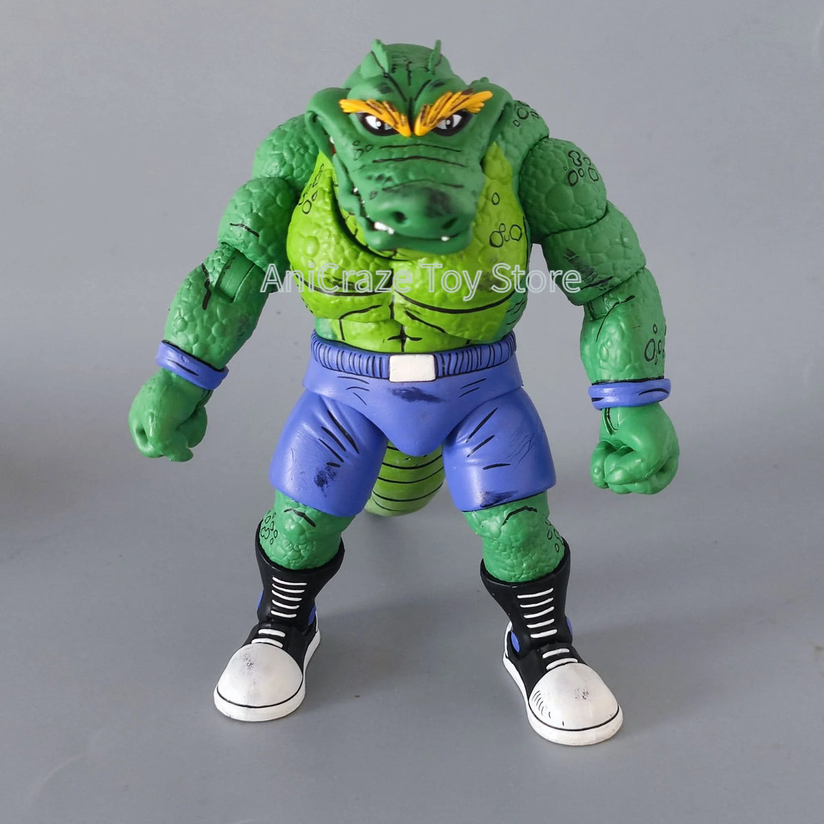 Figura de acción y estatua de colección TMNT NECA, reportera con ropa amarilla, Splinter y soldado del Clan del Pie en blanco y negro, modelo de juguete, regalo