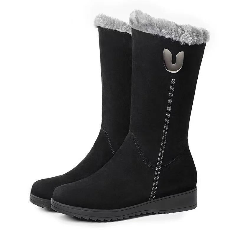 Nuevas botas de invierno 2025 para mujer con entresuela de felpa, botas de nieve modernas, gruesas y cálidas, fondo plano, botas de algodón con cremallera lateral