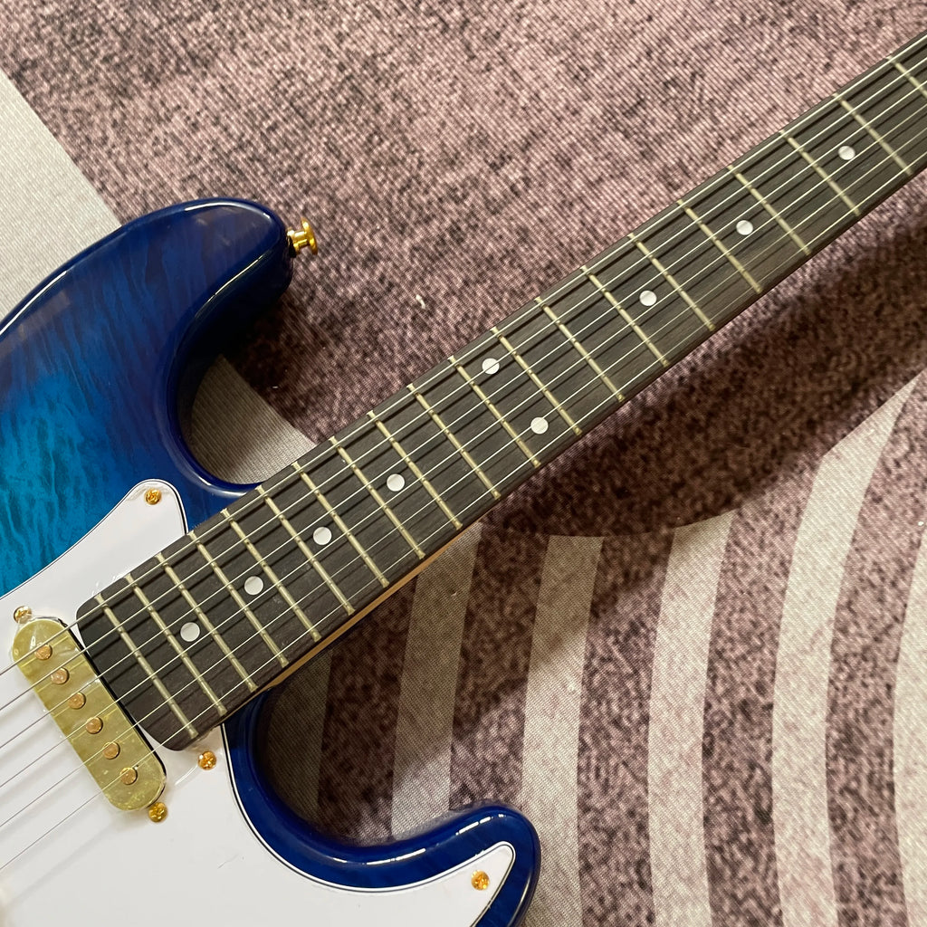 Guitarra Eléctrica Azul ST con Herrajes Dorados, Barra de Trémolo, Diapasón de Palisandro, Envío Rápido