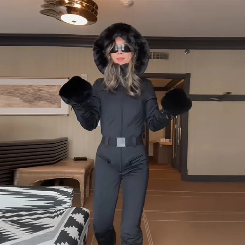 Traje de esquí cálido para mujer, mono de una sola pieza con capucha, cuello de piel, manga larga, corte ajustado en la cintura, ideal para actividades de invierno al aire libre y para practicar snowboard.