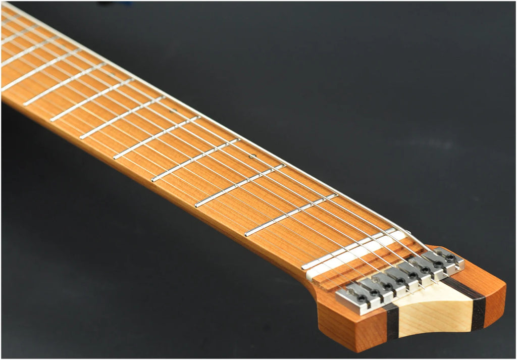 Guitarra NK 2026 con trastes en forma de abanico, 8 cuerdas, cuello con unión en forma de cuña, guitarra eléctrica sin cabeza, color morado y azul, cuello de arce.