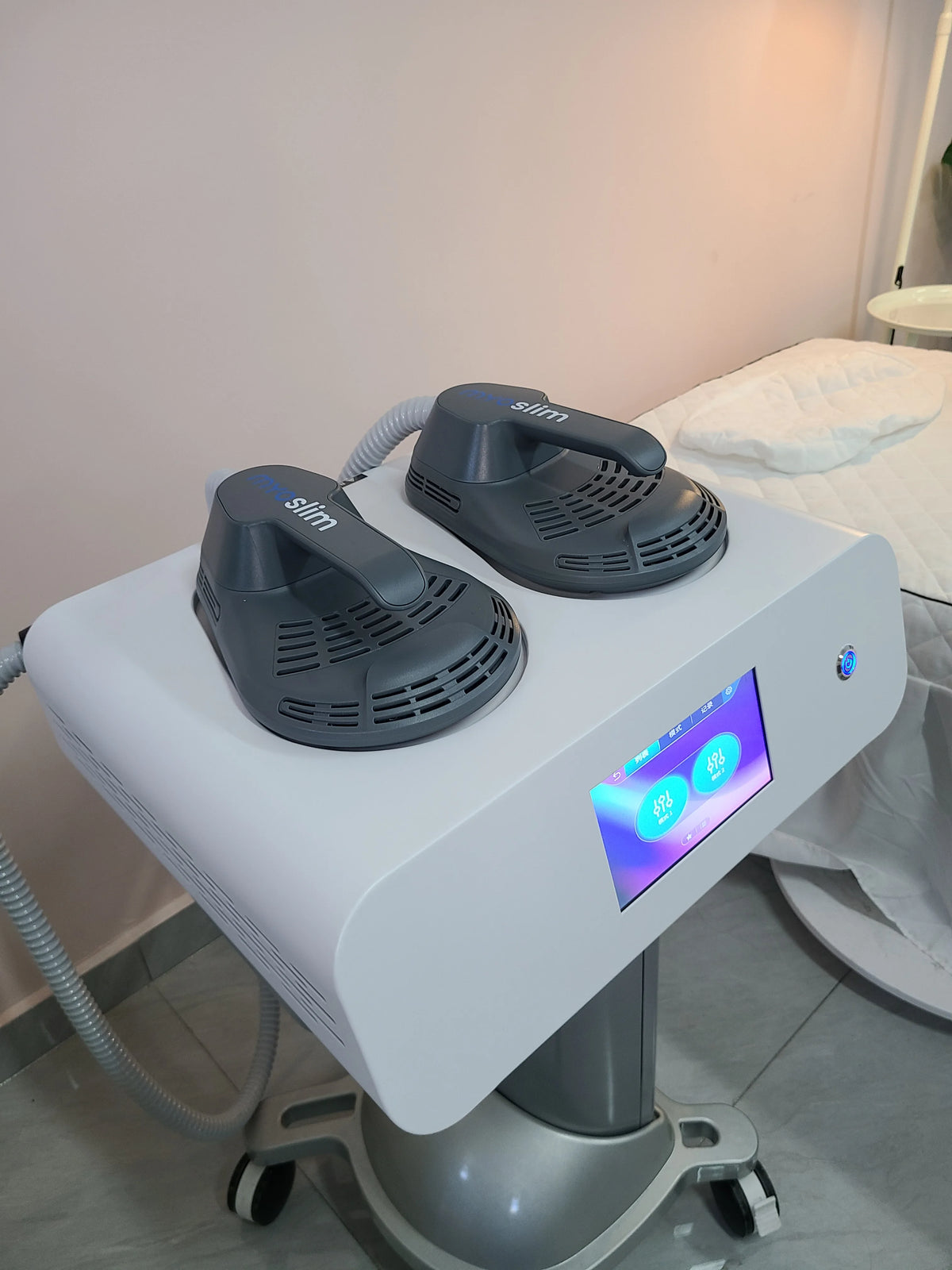 Máquina Portátil de Contorno Corporal por Radiofrecuencia Myoslim Electromagnetic Muscle Builder de 15 Tesla y 6500W para Adelgazar y Perder Peso