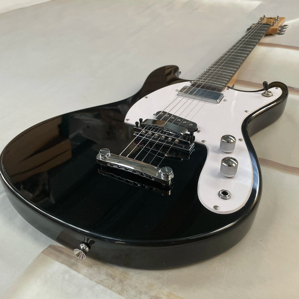 Guitarra Eléctrica Ventur.s John.y Ramone Mosr.te Mark II Blanca y Negra con Tune-A-Matic y Stop