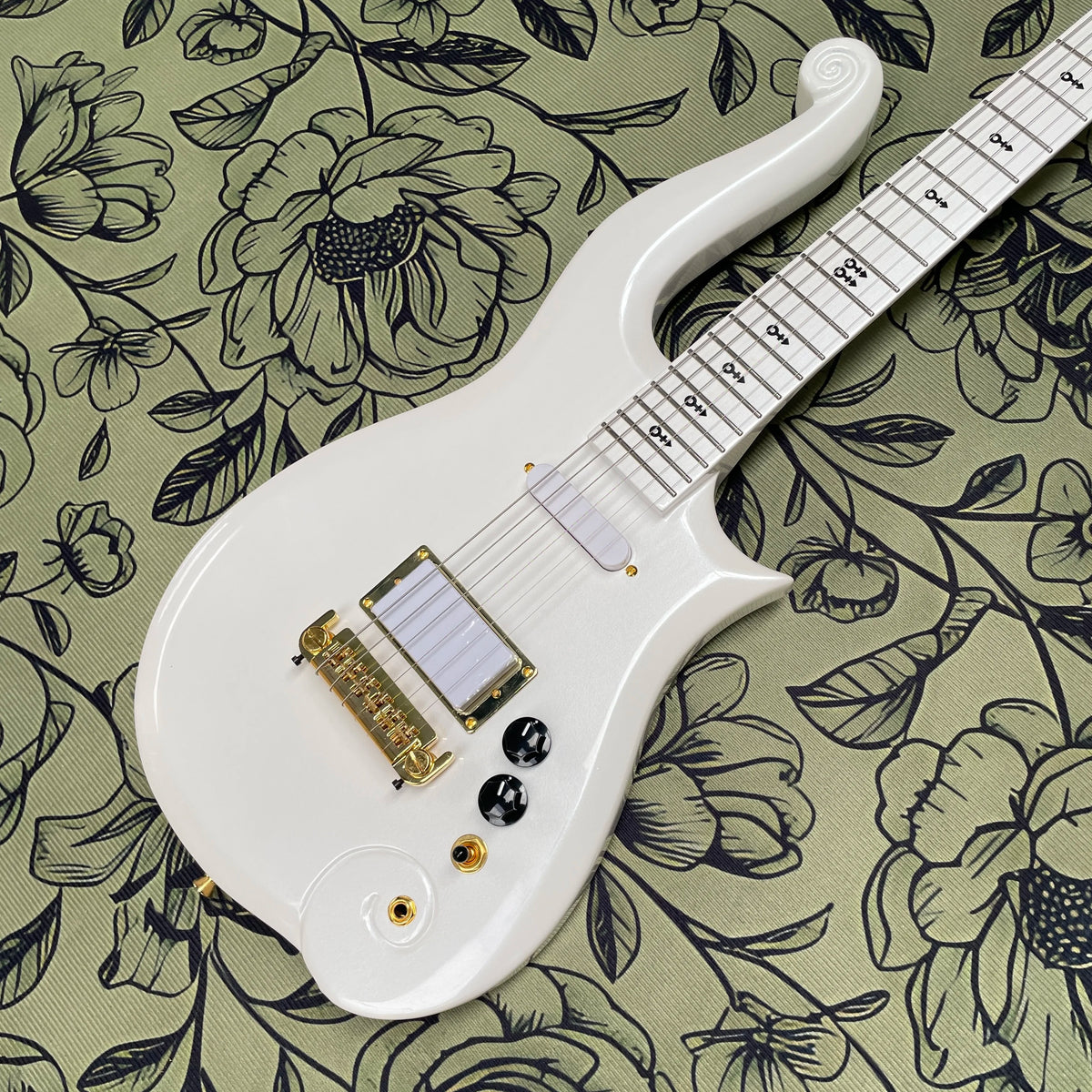 Guitarra Eléctrica White Cloud Prince, Diapasón de Arce con Herrajes Dorados, Guitarra Eléctrica Ideal para Principiantes