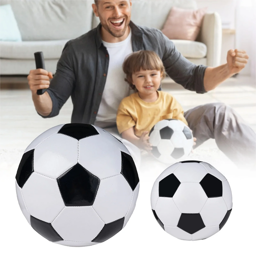 Balón de fútbol nuevo 2026 de 20 cm, diseño clásico blanco y negro, pelota de entrenamiento y ocio, envío rápido España