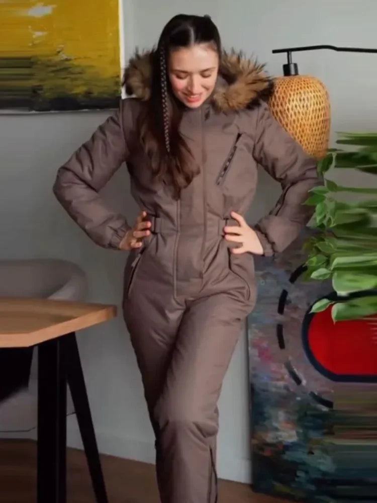 Traje de esquí con capucha y detalles de piel, cuello alto, resistente al viento, con cremallera y cinturón, mono de snowboard para mujer, ropa de esquí nueva para 2026.