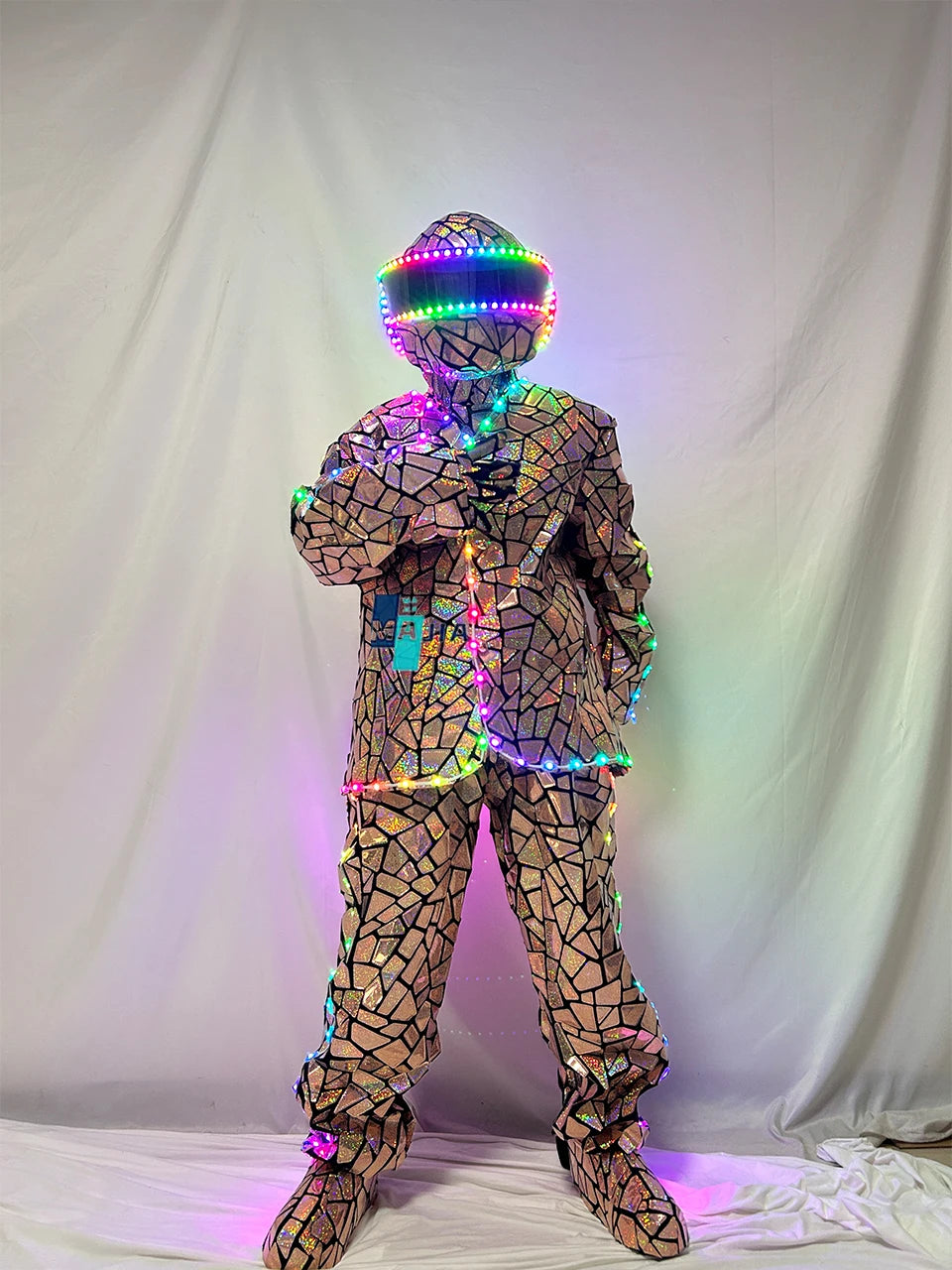Traje de robot con iluminación LED, revestimiento de espejo, diseño geométrico, para espectáculos de DJ, bares y escenarios.