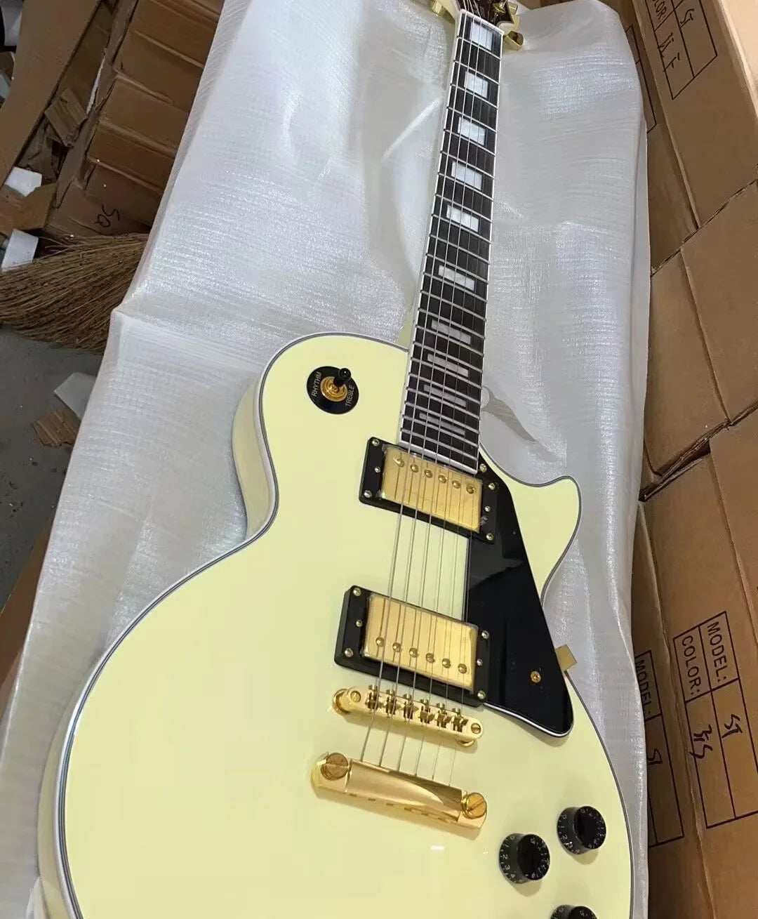 Guitarra Eléctrica Sólida Estándar